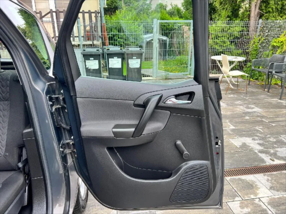 Opel Meriva 1,6 CDTi – fotografie vozu 8
