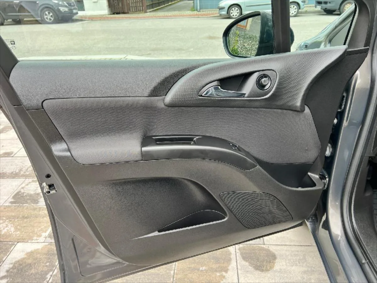 Opel Meriva 1,6 CDTi – fotografie vozu 13