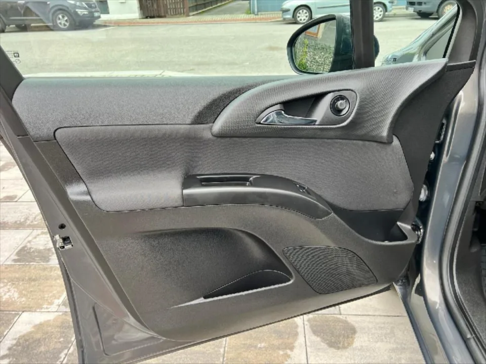Opel Meriva 1,6 CDTi – fotografie vozu 13