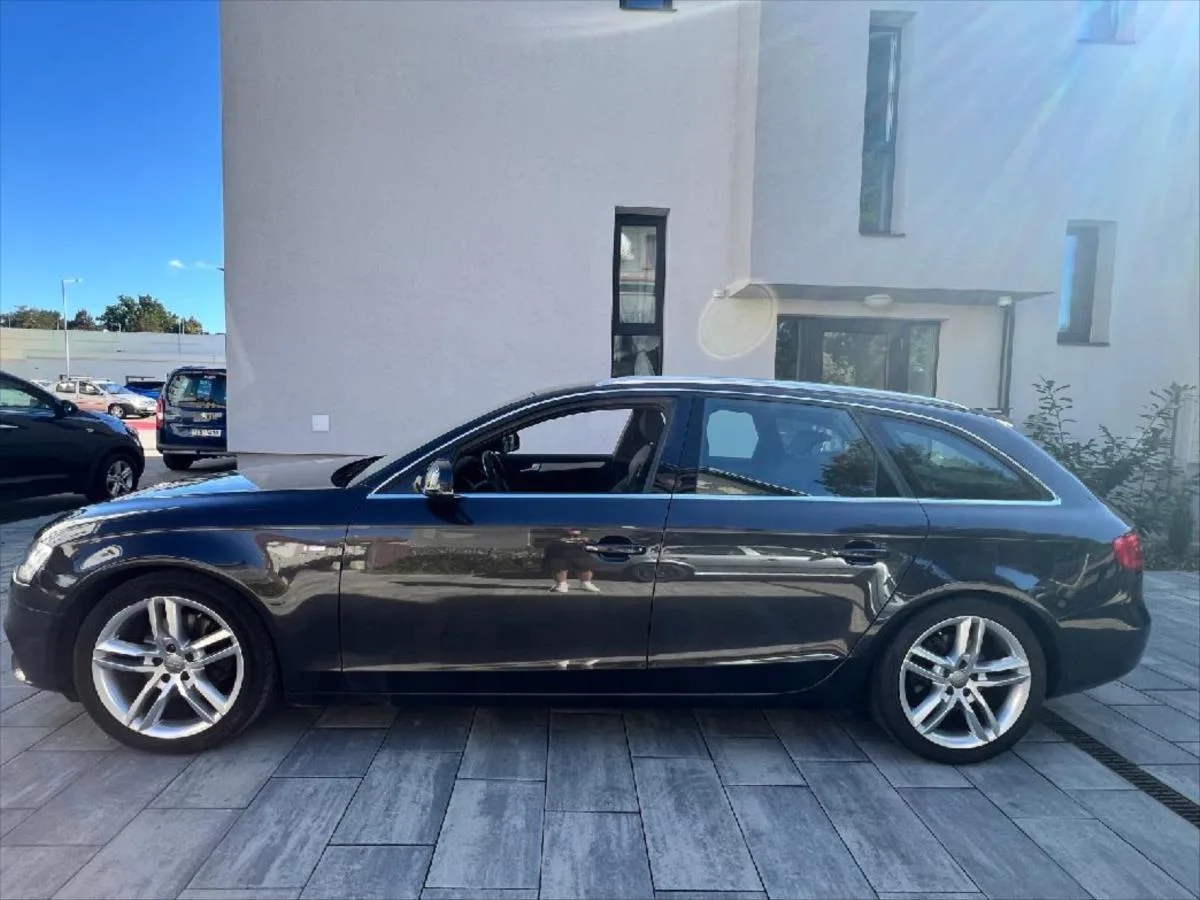Audi A4 Avant 2,0 S line – fotografie vozu 2