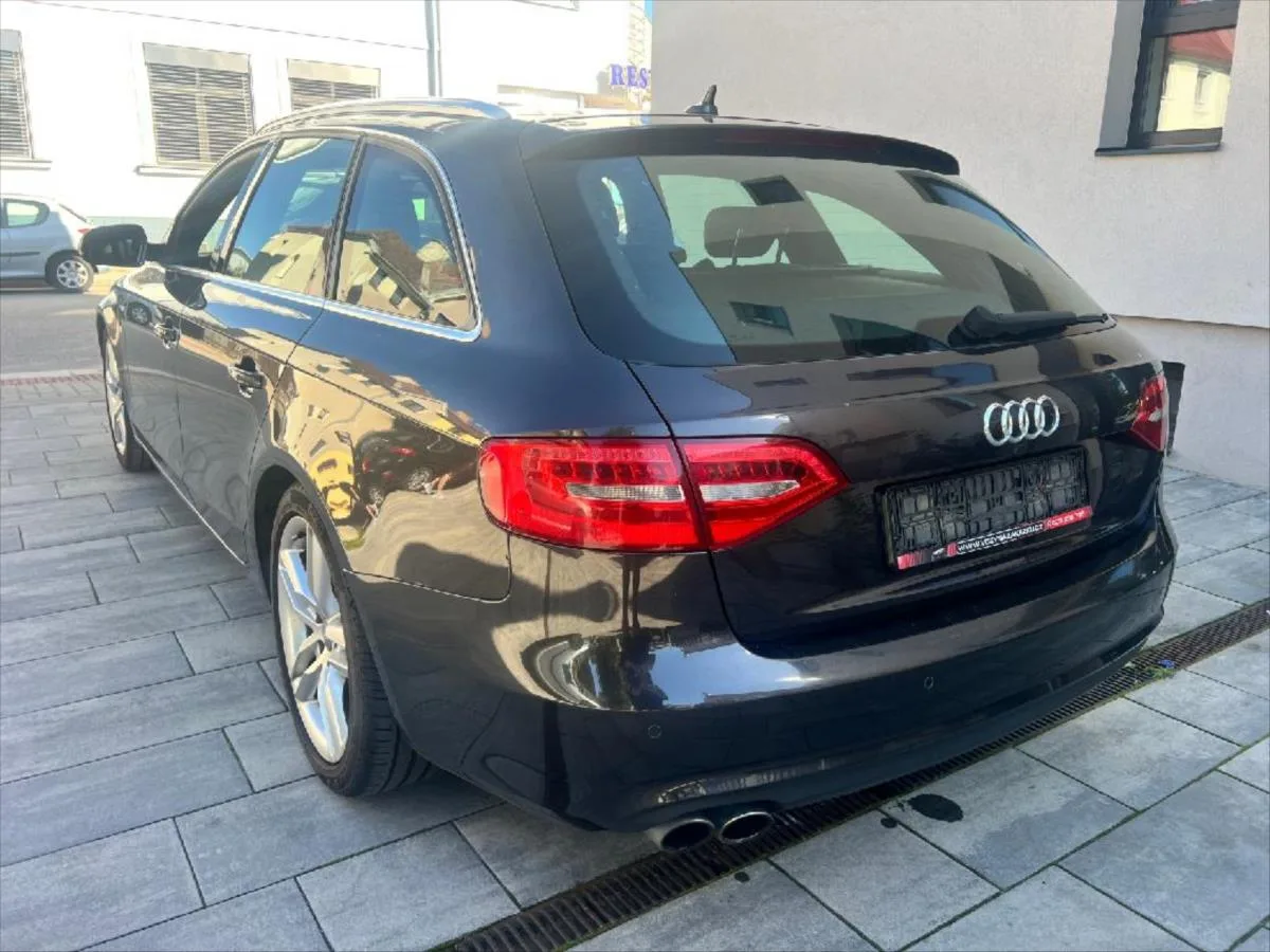 Audi A4 Avant 2,0 S line – fotografie vozu 3