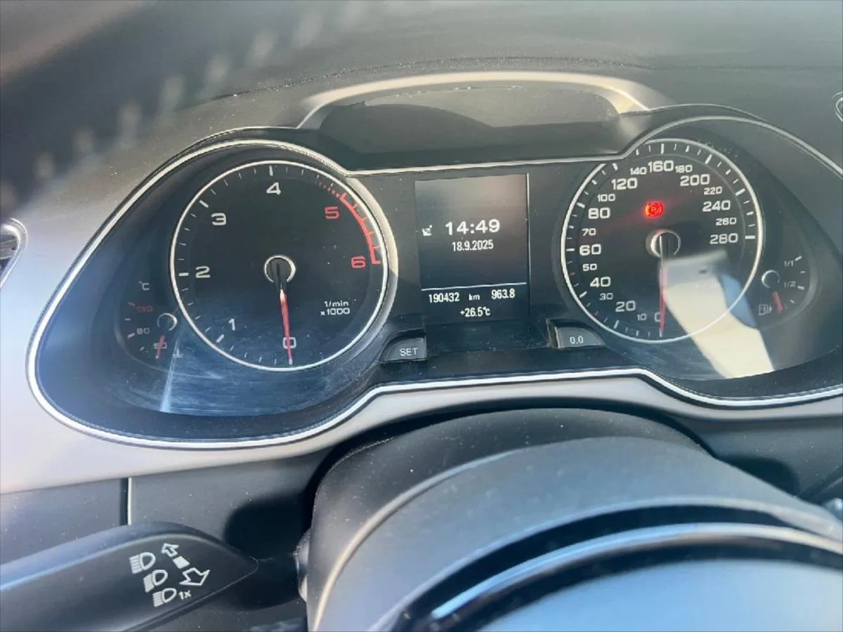 Audi A4 Avant 2,0 S line – fotografie vozu 16