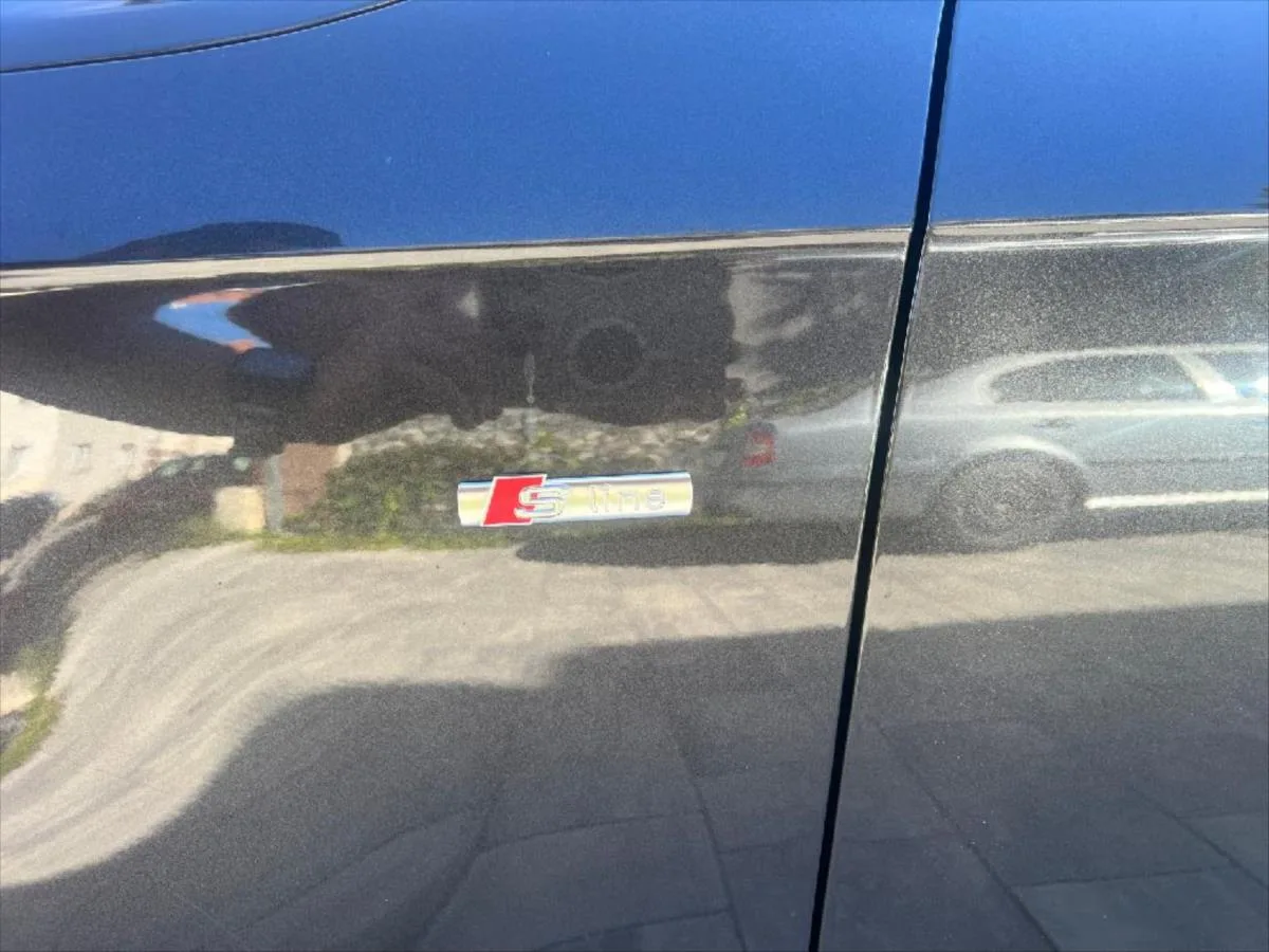 Audi A4 Avant 2,0 S line – fotografie vozu 17