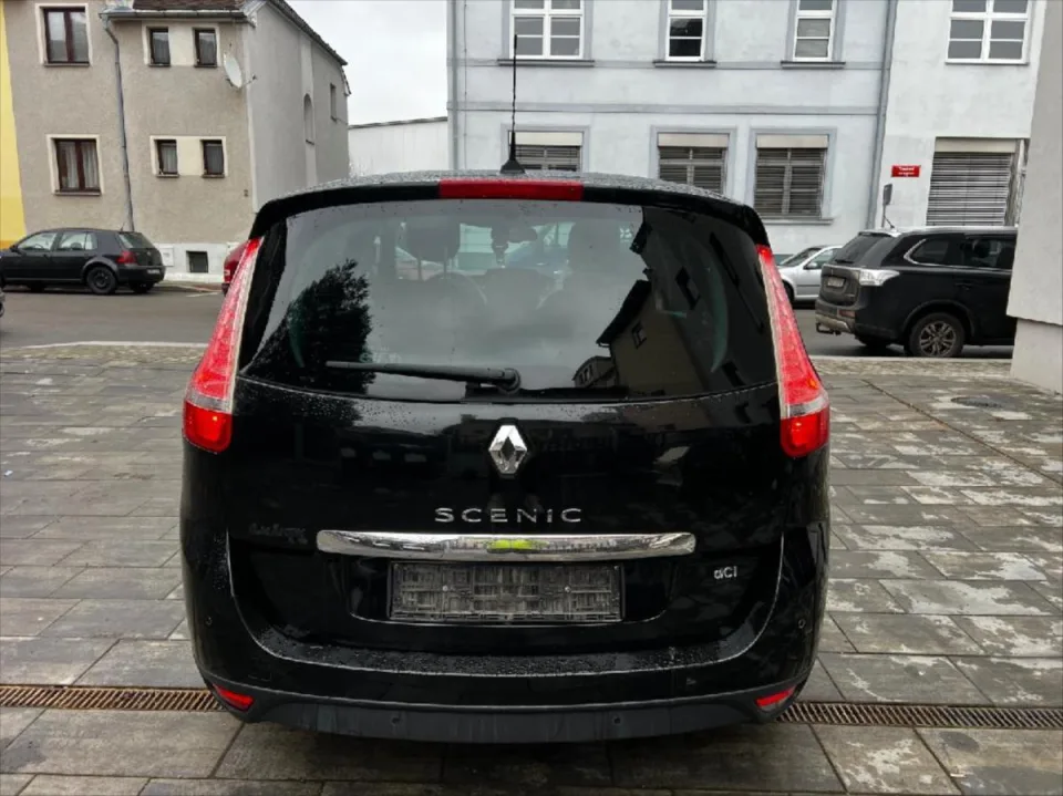 Renault Grand Scénic 2,0 2.0dCi luxe – fotografie vozu 4