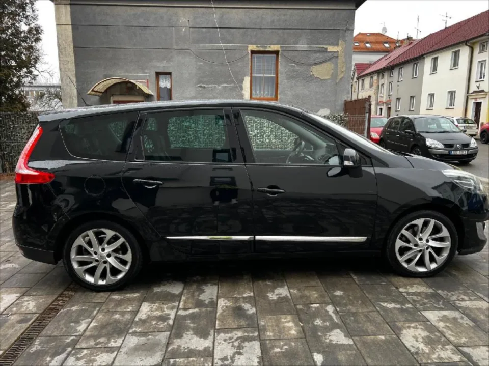 Renault Grand Scénic 2,0 2.0dCi luxe – fotografie vozu 6