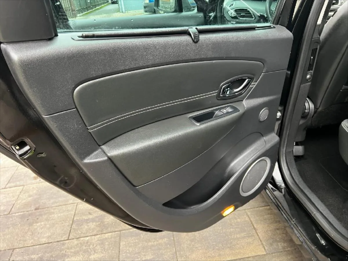 Renault Grand Scénic 2,0 2.0dCi luxe – fotografie vozu 10