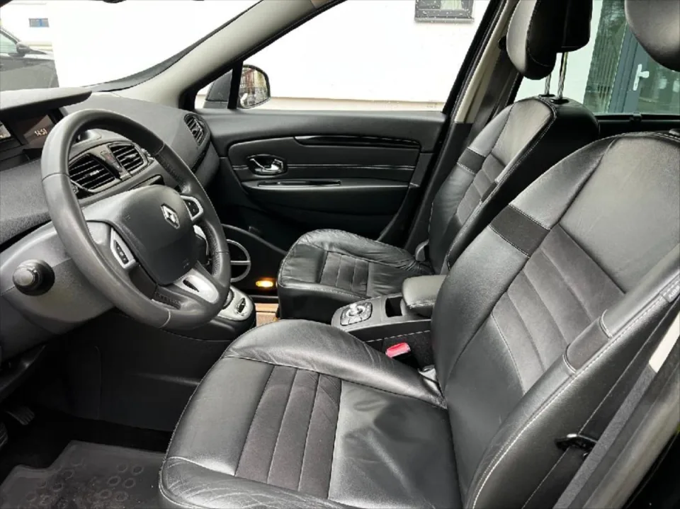 Renault Grand Scénic 2,0 2.0dCi luxe – fotografie vozu 11