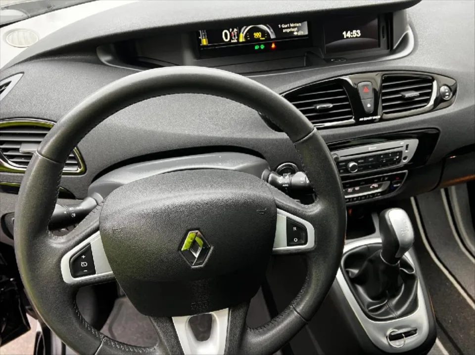 Renault Grand Scénic 2,0 2.0dCi luxe – fotografie vozu 12