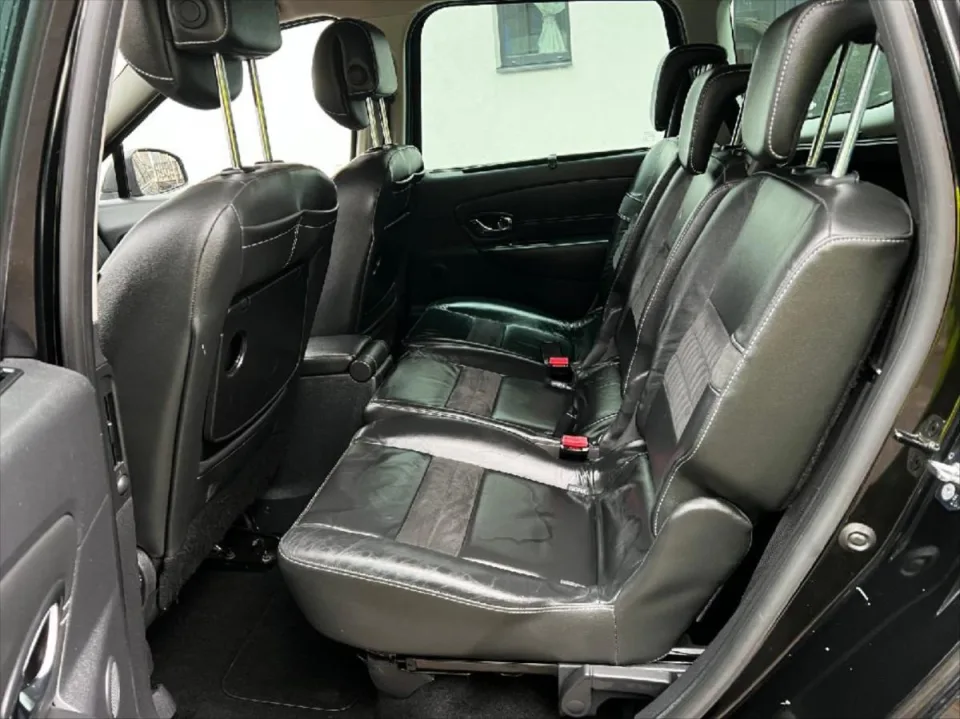 Renault Grand Scénic 2,0 2.0dCi luxe – fotografie vozu 13