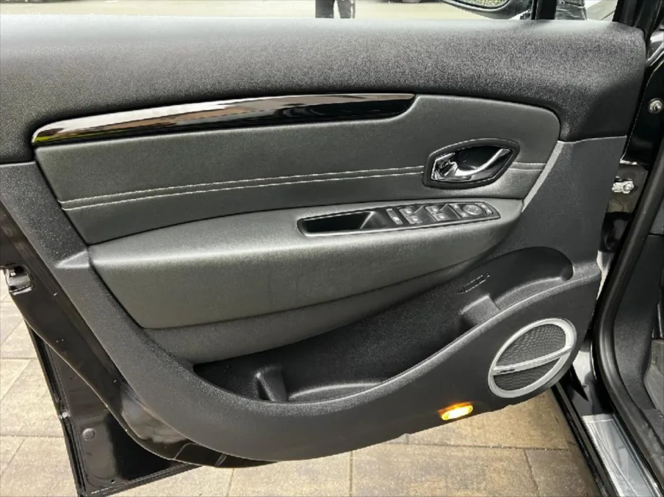 Renault Grand Scénic 2,0 2.0dCi luxe – fotografie vozu 16