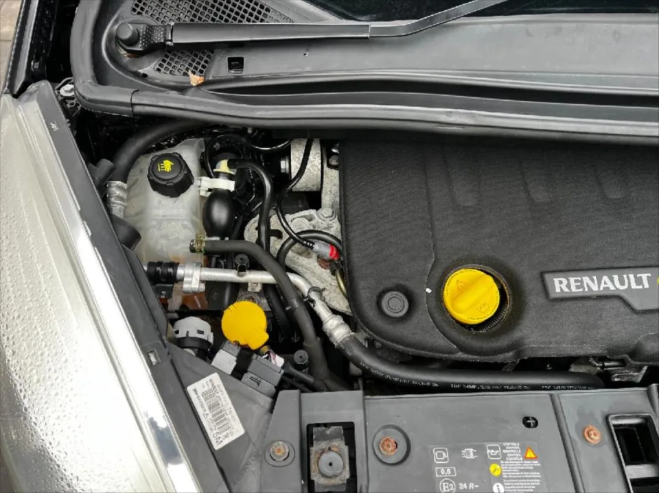 Renault Grand Scénic 2,0 2.0dCi luxe – fotografie vozu 19