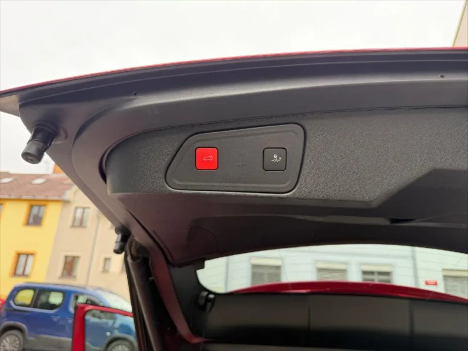Peugeot 3008 1,2 Pure Tech Activ – fotografie vozu 10