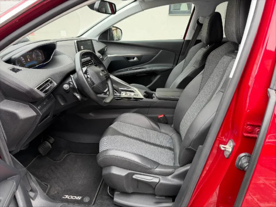 Peugeot 3008 1,2 Pure Tech Activ – fotografie vozu 11