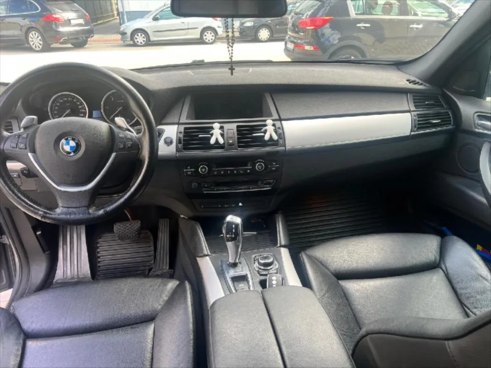 BMW X6 3,0 X DRIVE – fotografie vozu 9