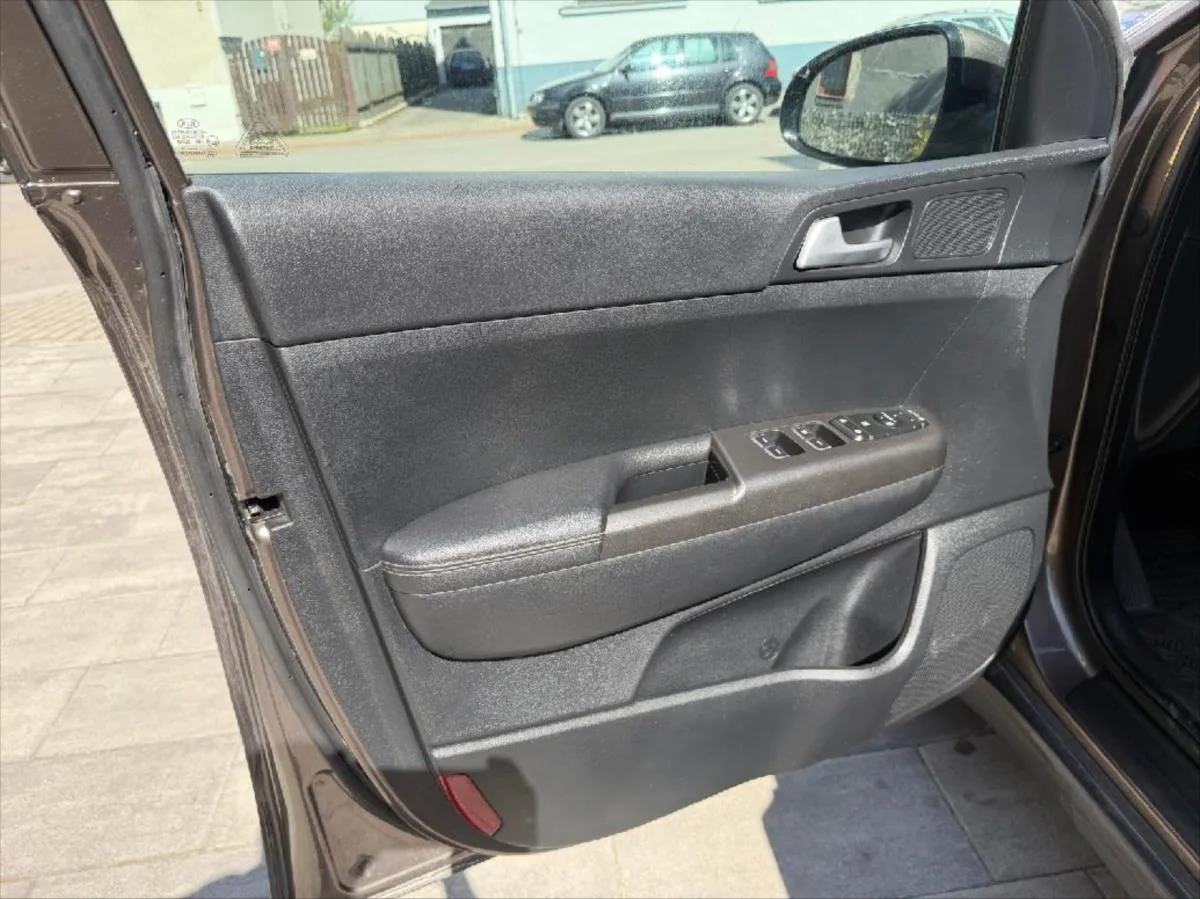 Kia Sportage 1,7 – fotografie vozu 14