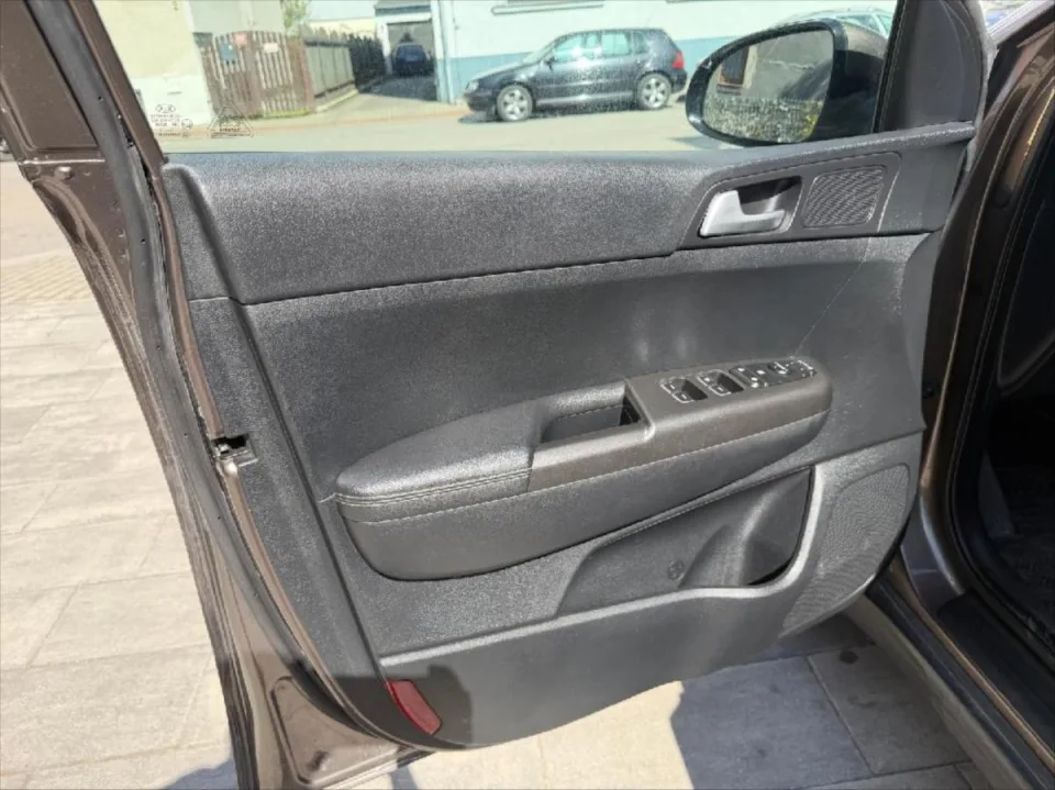 Kia Sportage 1,7 – fotografie vozu 14