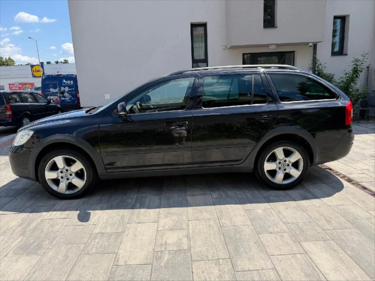 Škoda Octavia 2,0 TDI 103 kw Scout 4x4 – fotografie vozu 3