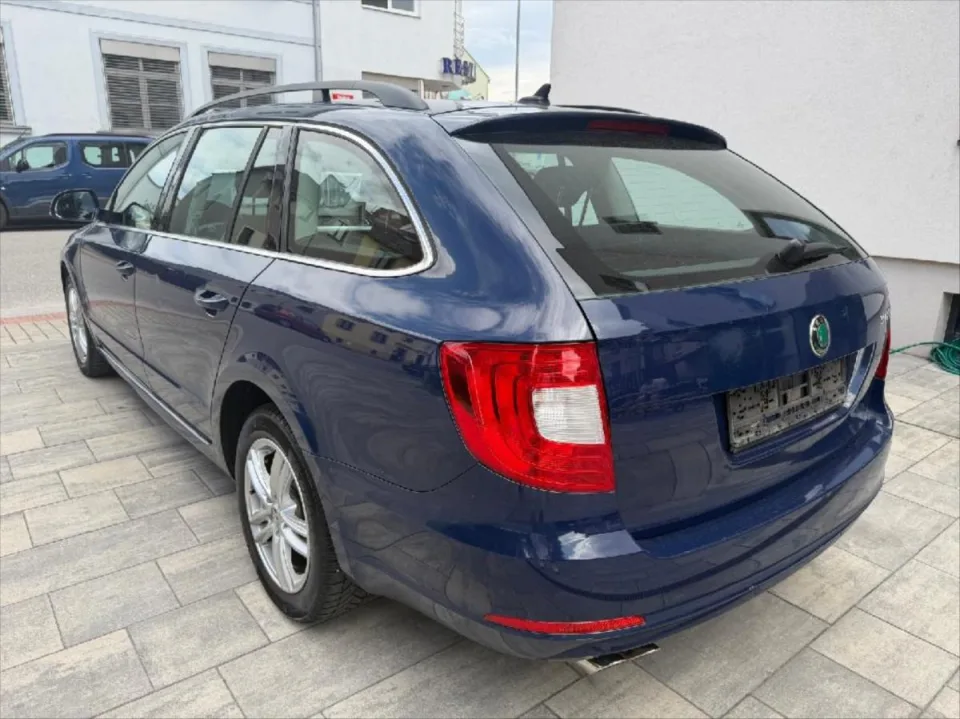 Škoda Superb 2,0 Combi TDI 125 kw – fotografie vozu 4