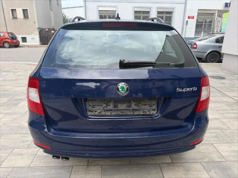 Škoda Superb 2,0 Combi TDI 125 kw – fotografie vozu 5