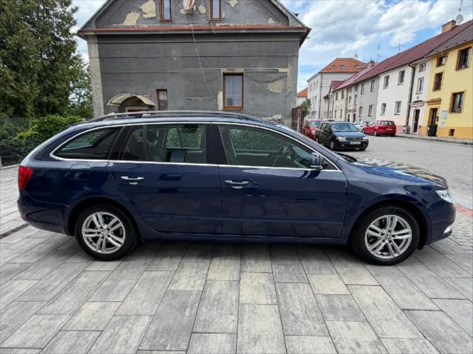 Škoda Superb 2,0 Combi TDI 125 kw – fotografie vozu 6