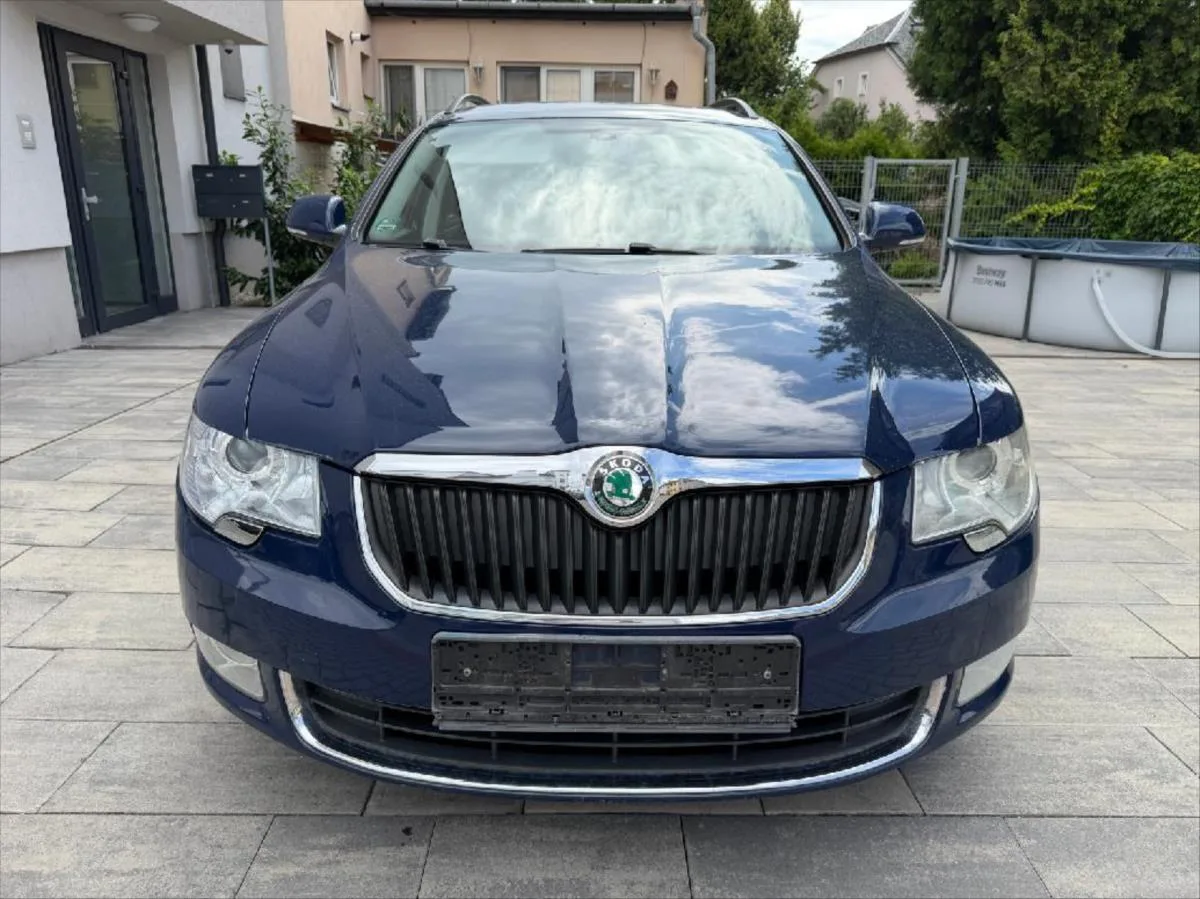 Škoda Superb 2,0 Combi TDI 125 kw – fotografie vozu 9