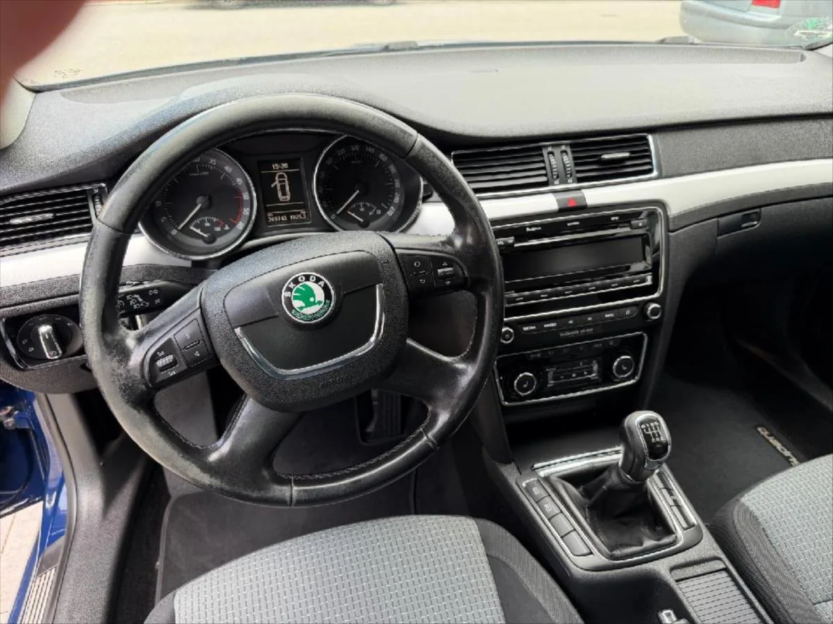 Škoda Superb 2,0 Combi TDI 125 kw – fotografie vozu 13