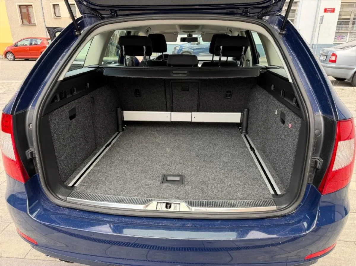 Škoda Superb 2,0 Combi TDI 125 kw – fotografie vozu 21