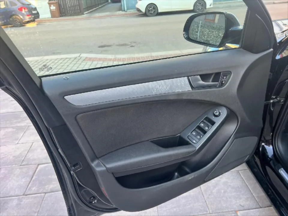 Audi A4 2,0 TDI 105kW multitronic Avant – fotografie vozu 11