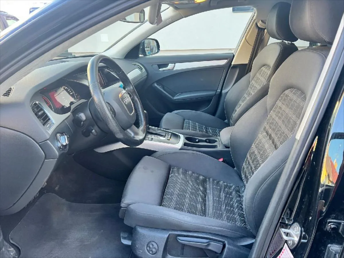 Audi A4 2,0 TDI 105kW multitronic Avant – fotografie vozu 12