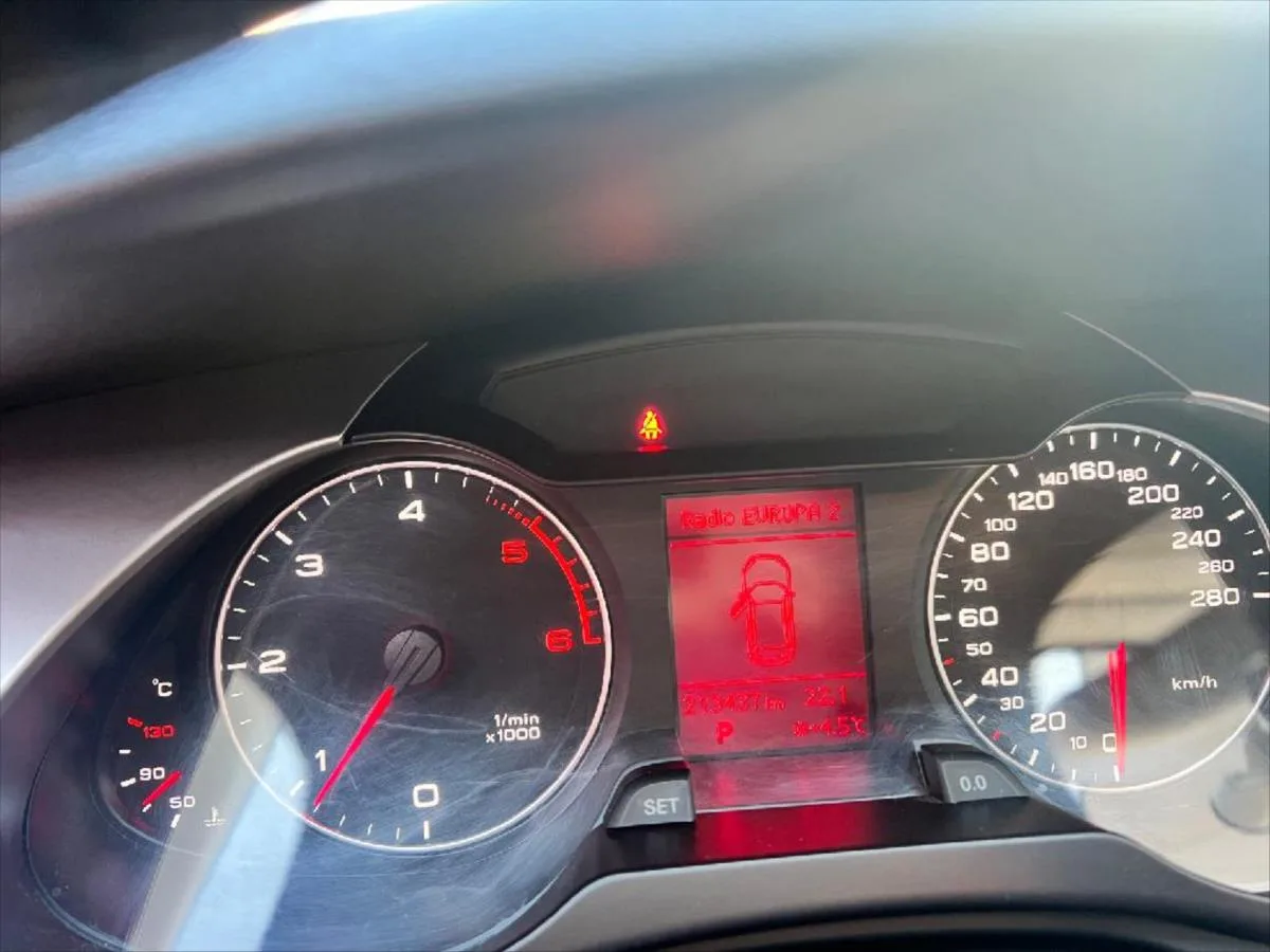 Audi A4 2,0 TDI 105kW multitronic Avant – fotografie vozu 14