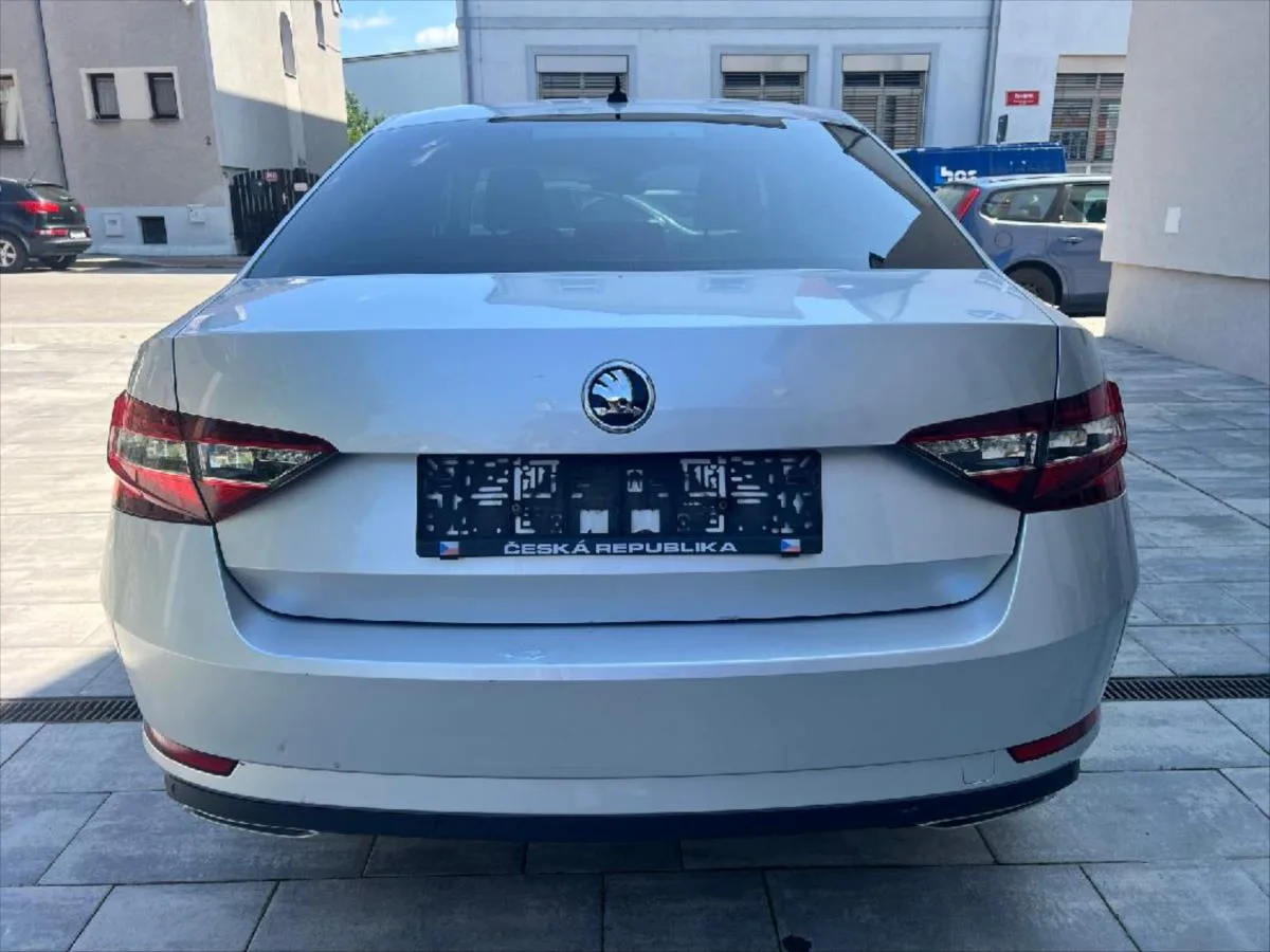 Škoda Superb 2,0 TDI 110KW Style – fotografie vozu 3