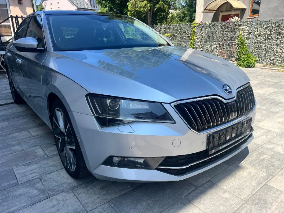 Škoda Superb 2,0 TDI 110KW Style – fotografie vozu 6