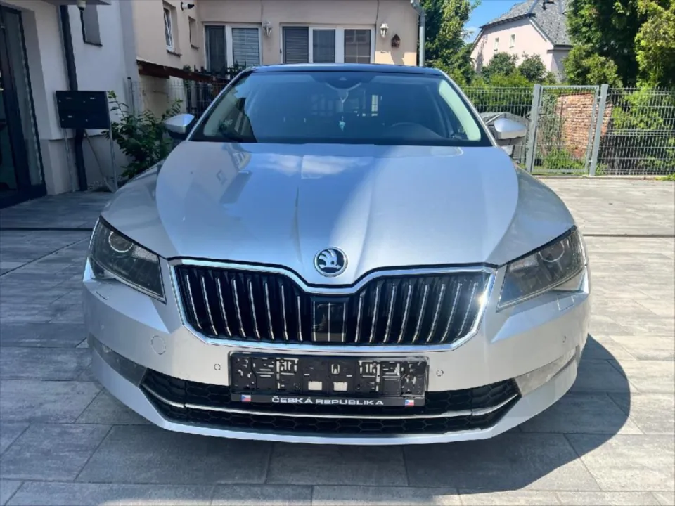 Škoda Superb 2,0 TDI 110KW Style – fotografie vozu 10