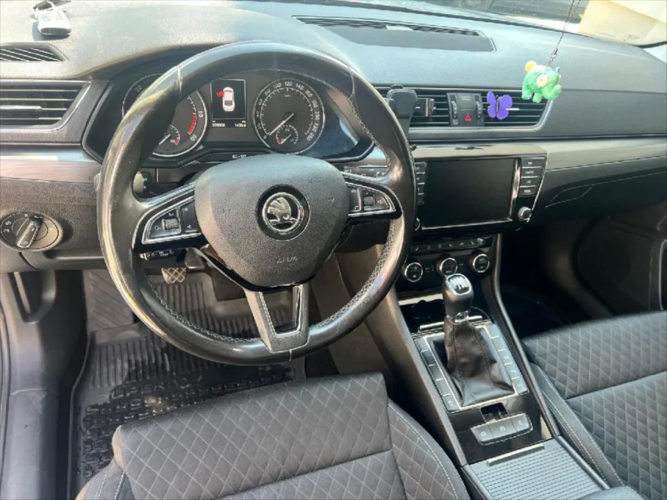 Škoda Superb 2,0 TDI 110KW Style – fotografie vozu 12