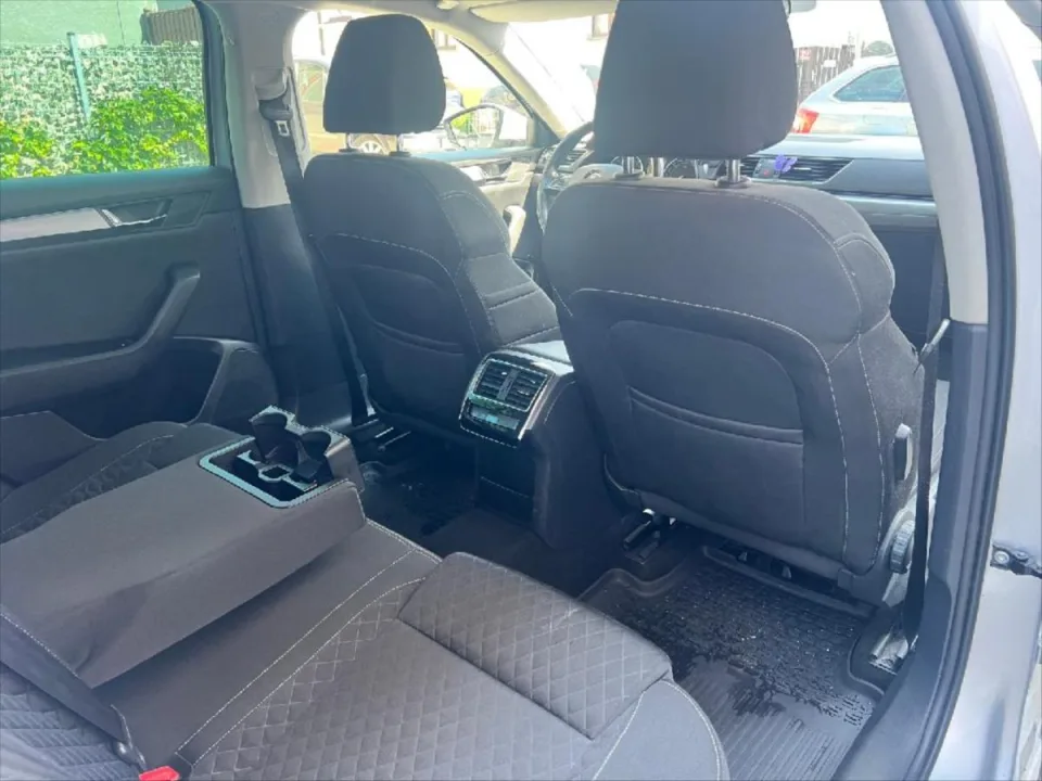 Škoda Superb 2,0 TDI 110KW Style – fotografie vozu 22
