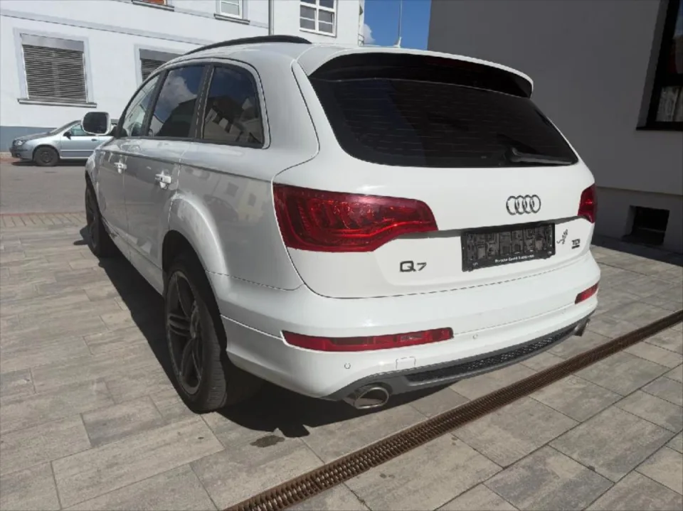 Audi Q7 3,0 TDI S-Line – fotografie vozu 4