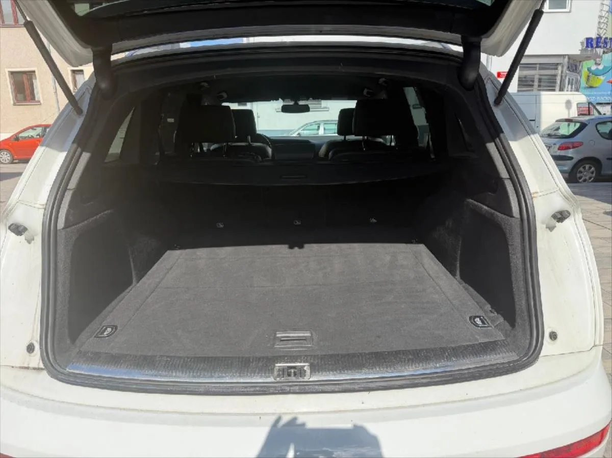 Audi Q7 3,0 TDI S-Line – fotografie vozu 15