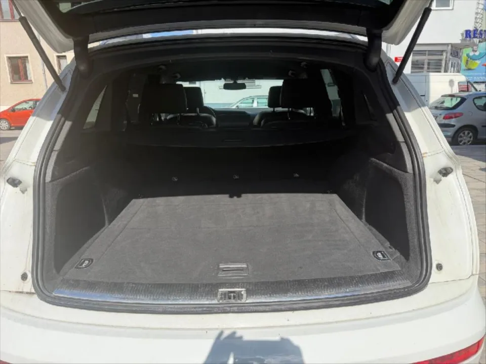 Audi Q7 3,0 TDI S-Line – fotografie vozu 15