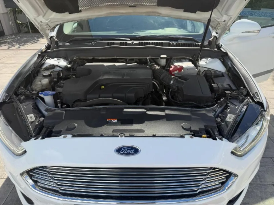 Ford Mondeo 2,0 TDCI Titanium – fotografie vozu 11