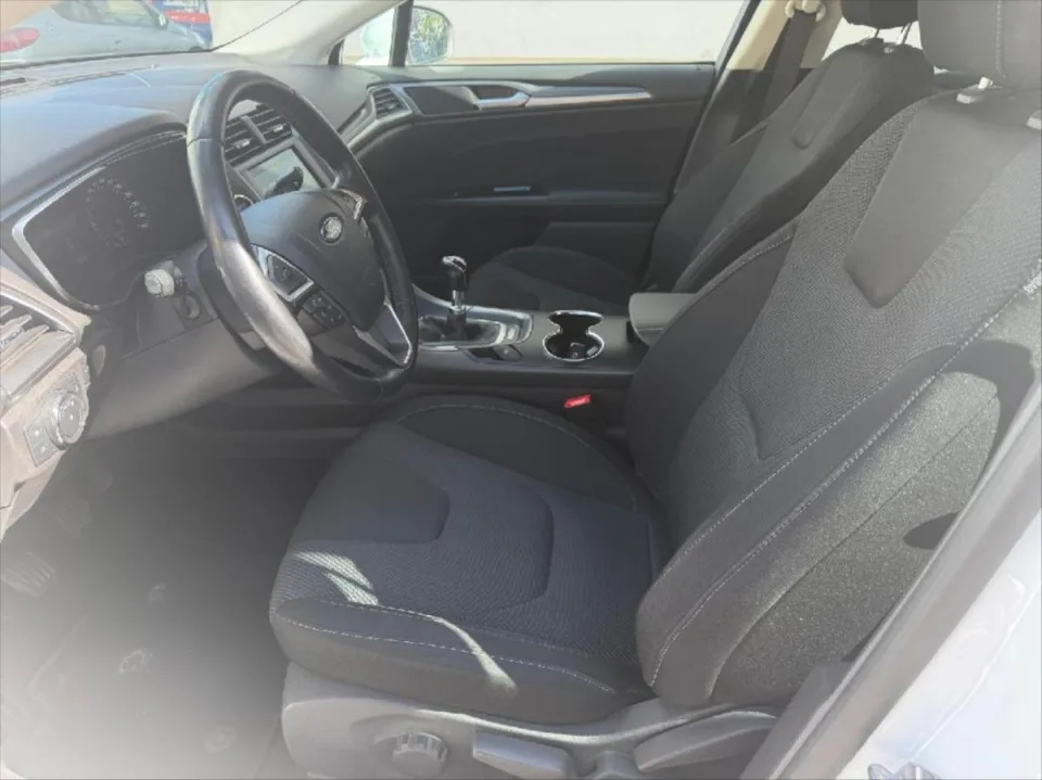 Ford Mondeo 2,0 TDCI Titanium – fotografie vozu 14
