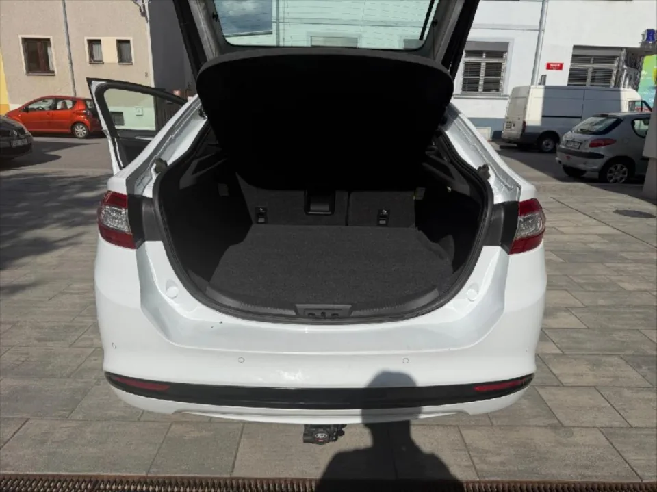 Ford Mondeo 2,0 TDCI Titanium – fotografie vozu 16