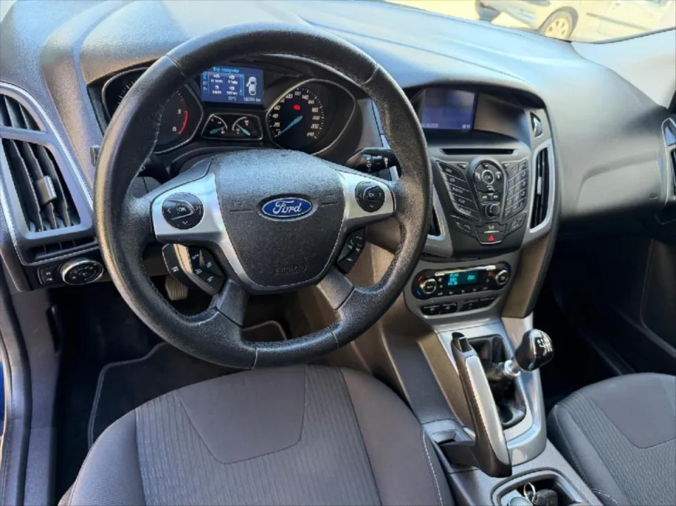 Ford Focus 1,6 TDCI Titanium – fotografie vozu 12