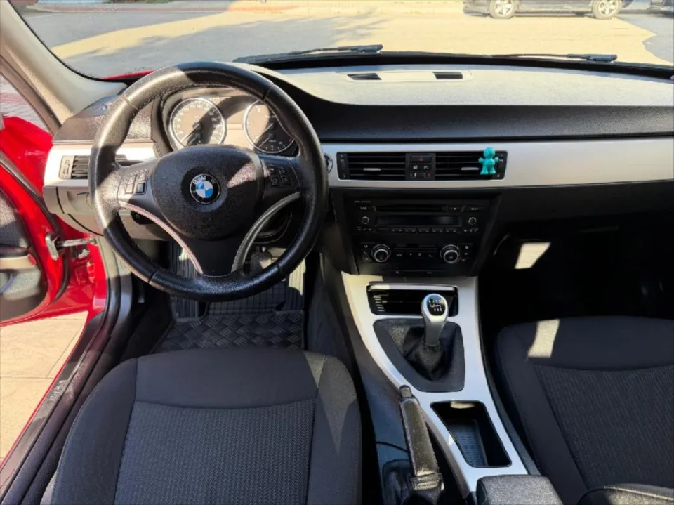BMW Řada 3 2,0 Diesel E90 – fotografie vozu 11