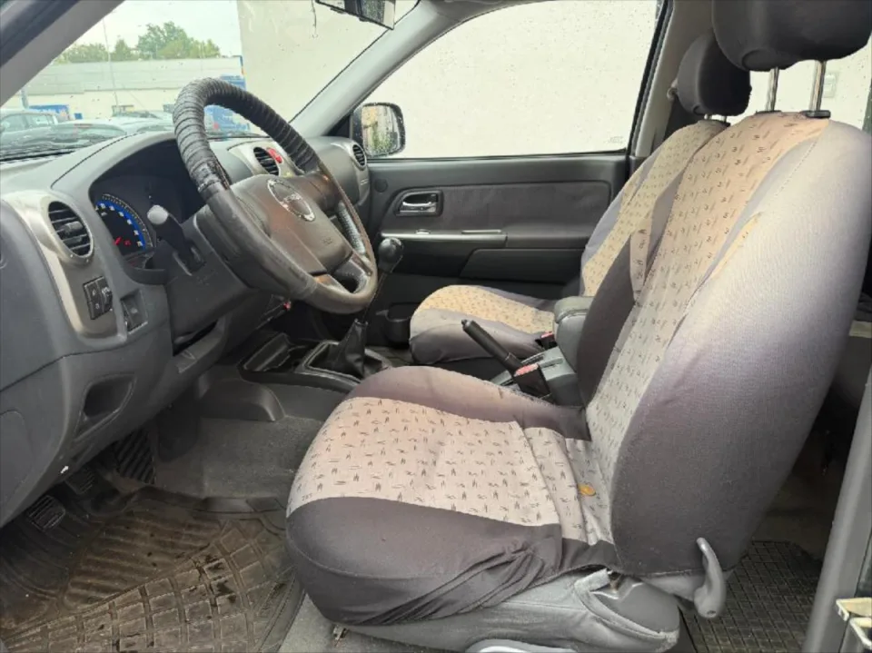 Isuzu D-Max 2,5 – fotografie vozu 11