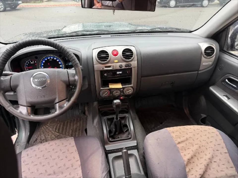Isuzu D-Max 2,5 – fotografie vozu 12