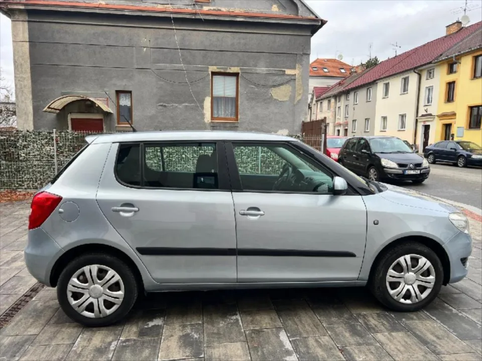 Škoda Fabia 1,6 TDI CR 55kW Elegance – fotografie vozu 6