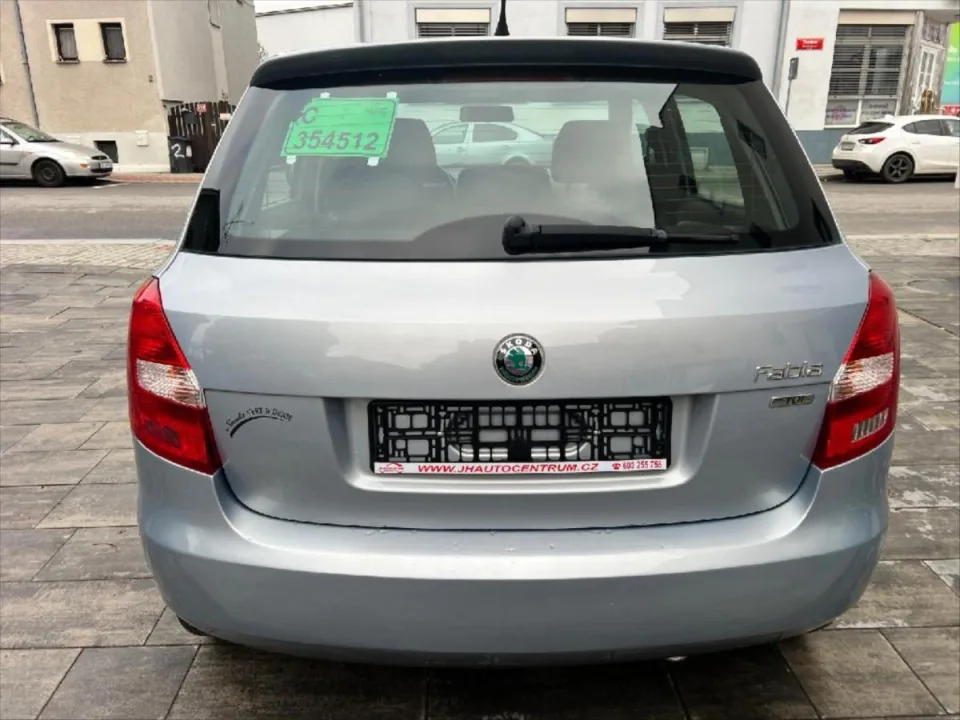 Škoda Fabia 1,6 TDI CR 55kW Elegance – fotografie vozu 8