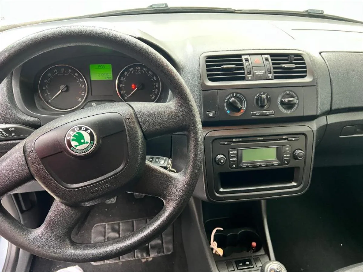 Škoda Fabia 1,6 TDI CR 55kW Elegance – fotografie vozu 11