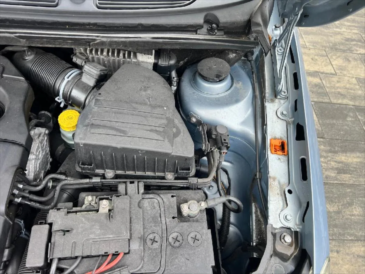 Škoda Fabia 1,6 TDI CR 55kW Elegance – fotografie vozu 19