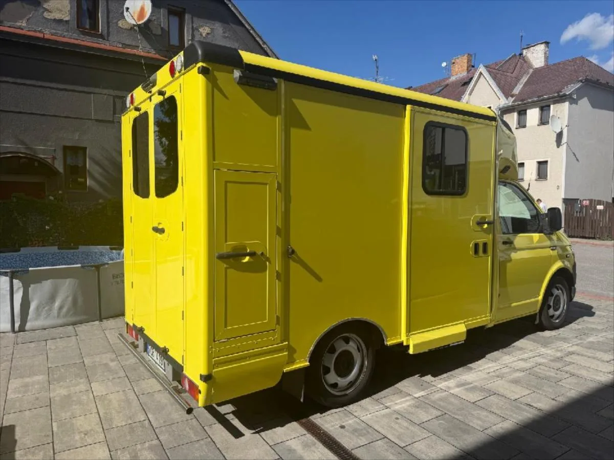 Volkswagen Transporter 2,0 TDI SANITKA – fotografie vozu 3